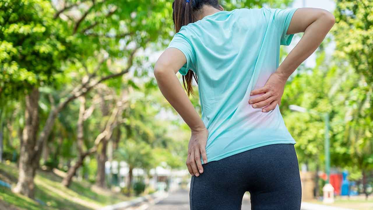 Pain in the Hip while Walking: What is it and causes